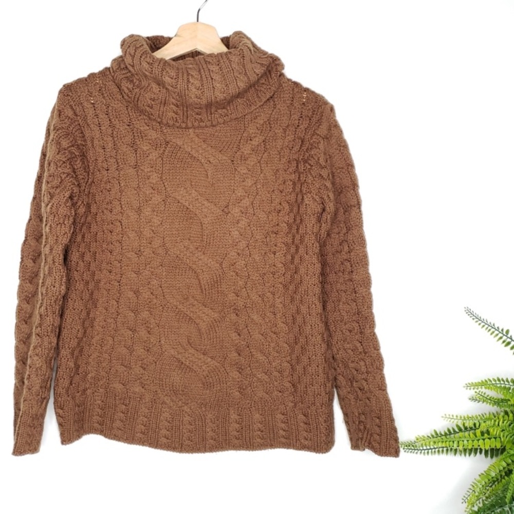 Inis Crafts Merino Wool Cable Knitted Sweater